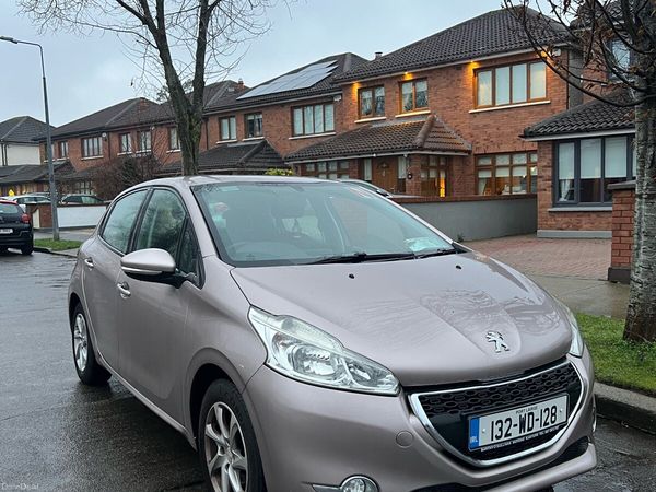 Peugeot 208 Hatchback, Petrol, 2013, Grey