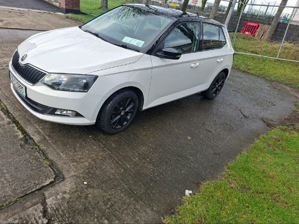 Skoda Fabia Hatchback, Petrol, 2015, White