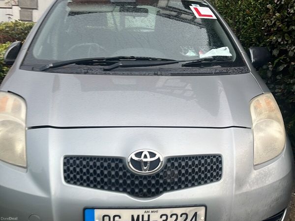 Toyota Yaris Hatchback, Petrol, 2006, Silver