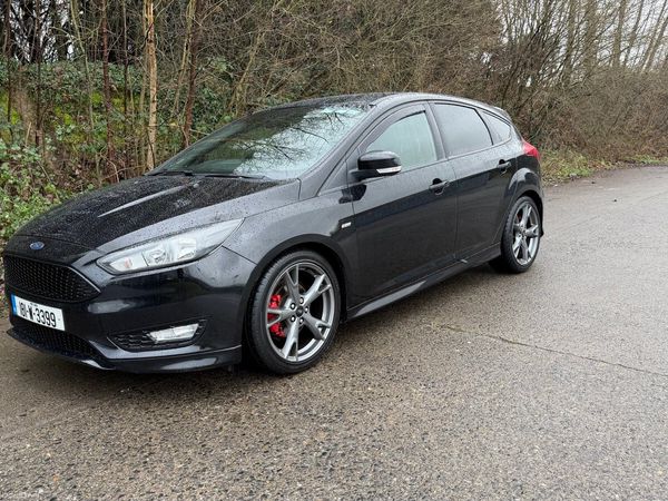 Ford Focus Hatchback, Petrol, 2018, Black