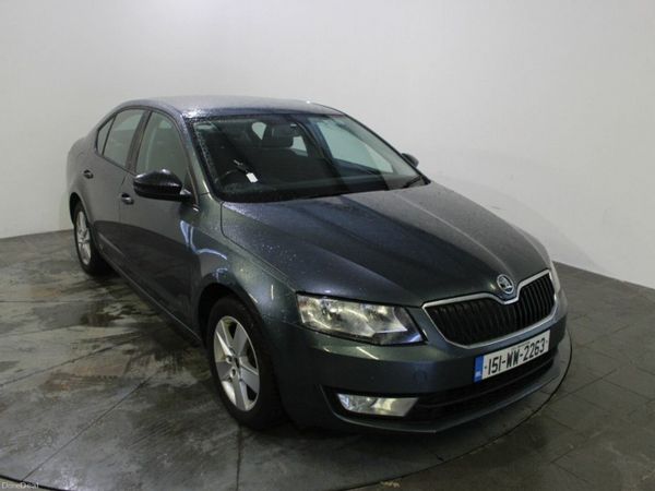 Skoda Octavia Saloon, Petrol, 2015, Grey
