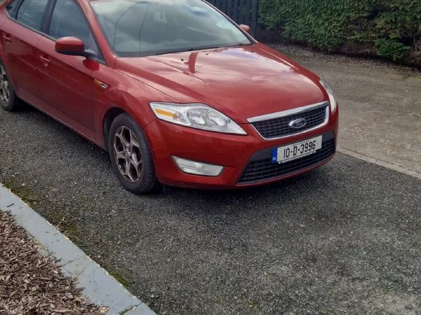 Ford Mondeo Hatchback, Diesel, 2010, Red