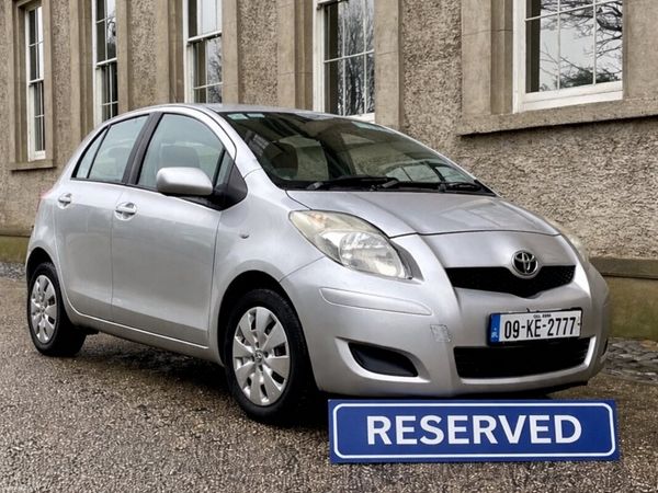 Toyota Yaris Hatchback, Petrol, 2009, Silver