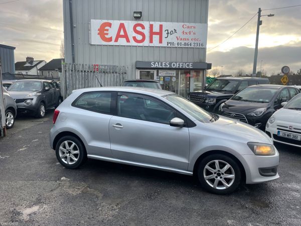 Volkswagen Polo Hatchback, Petrol, 2011, Silver