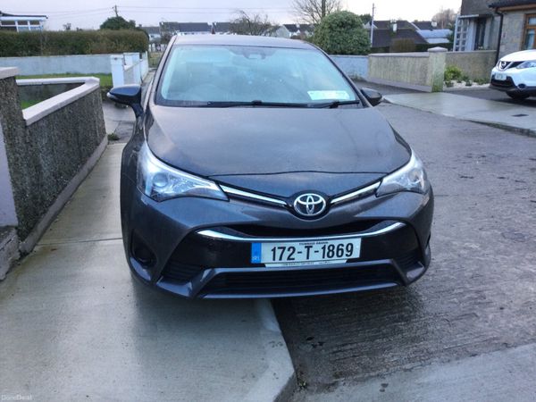 Toyota Avensis Saloon, Diesel, 2017, Grey