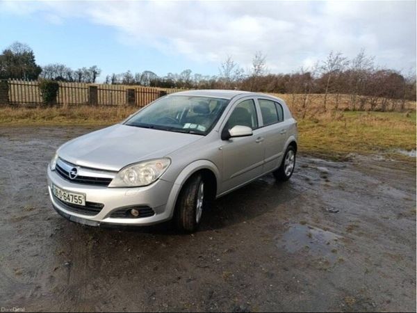 Opel Astra Hatchback, Petrol, 2008, Silver