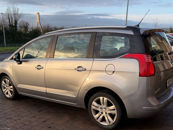 Peugeot 5008 MPV, Petrol, 2016, Grey