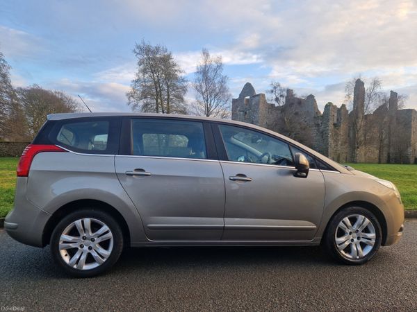 Peugeot 5008 MPV, Diesel, 2013, Grey