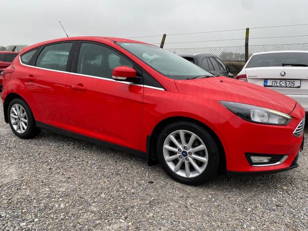 Ford Focus Hatchback, Diesel, 2017, Red