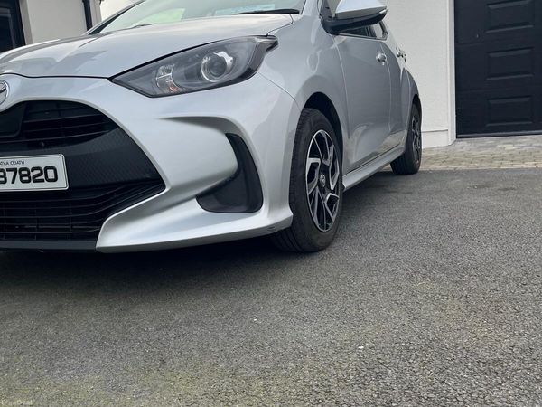 Toyota Yaris Hatchback, Petrol, 2021, Silver