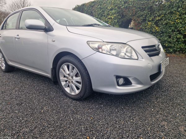 Toyota Corolla Saloon, Petrol, 2007, Silver