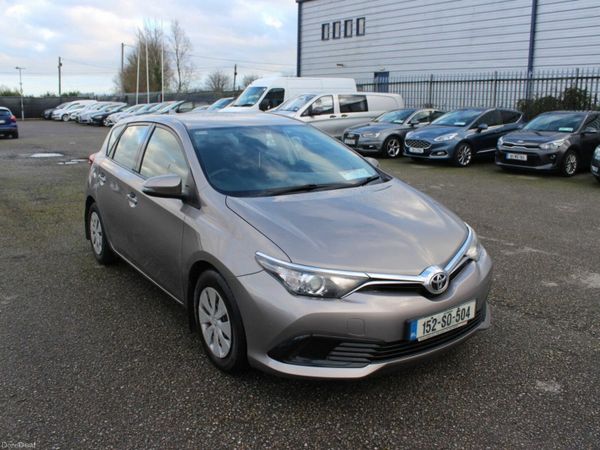 Toyota Auris Hatchback, Diesel, 2015, Gold