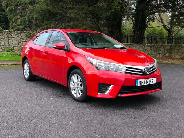 Toyota Corolla Saloon, Petrol, 2014, Red