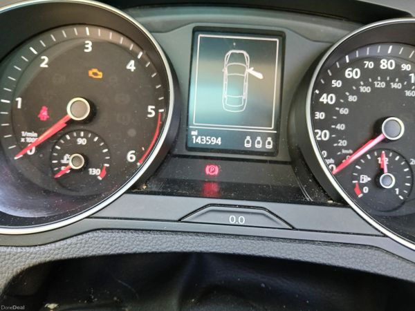 Volkswagen Passat Saloon, Diesel, 2015, Silver