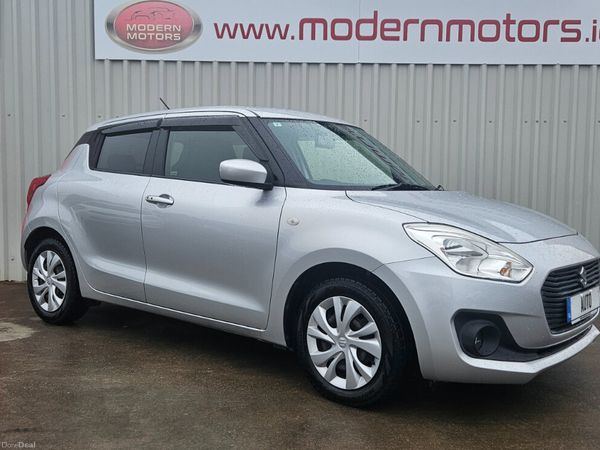 Suzuki Swift Hatchback, Petrol, 2016, Silver