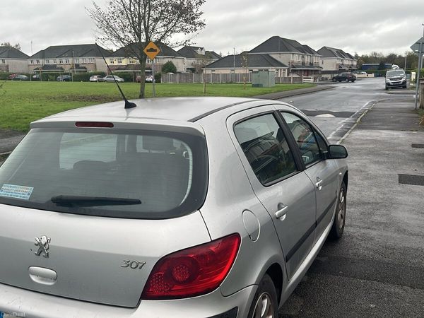 Peugeot 307 Hatchback, Petrol, 2008, Grey