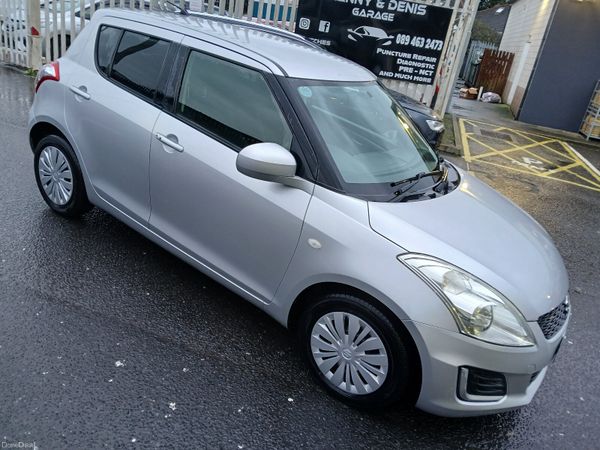 Suzuki Swift Hatchback, Petrol, 2015, Silver