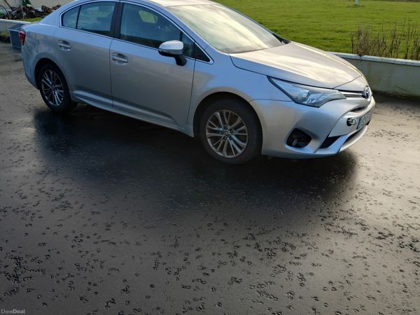 Toyota Avensis Saloon, Diesel, 2015, Silver