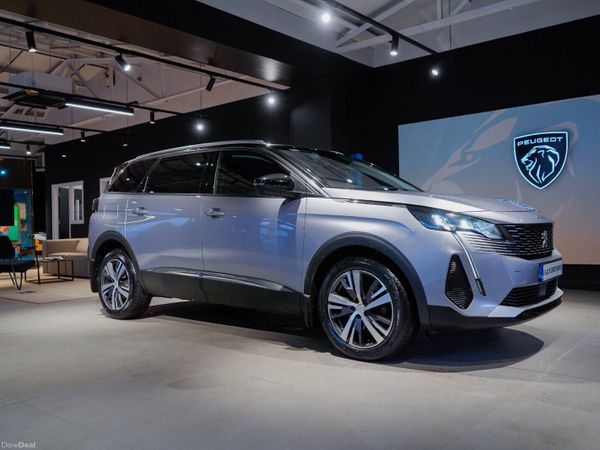 Peugeot 5008 MPV, Diesel, 2023, Grey