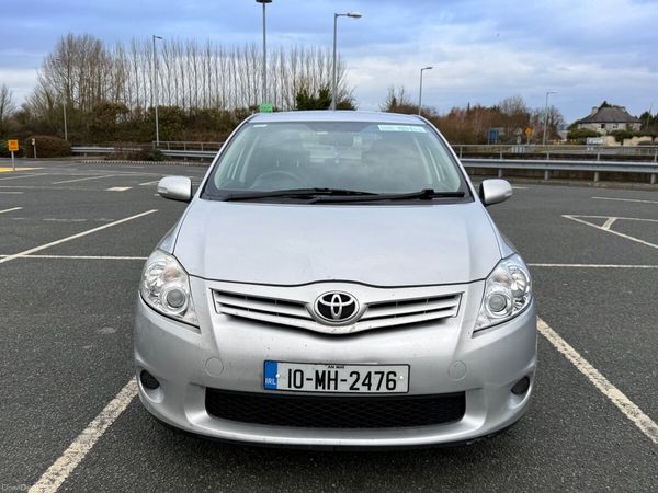 Toyota Auris Hatchback, Diesel, 2010, Silver