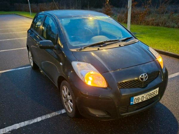 Toyota Yaris Hatchback, Petrol, 2009, Black