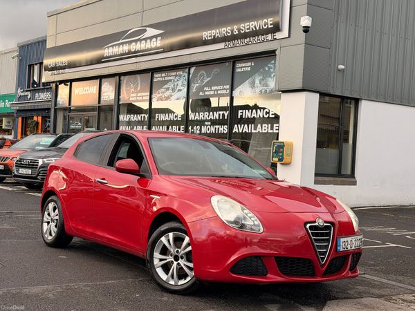 Alfa Romeo Giulietta Hatchback, Petrol, 2013, Red