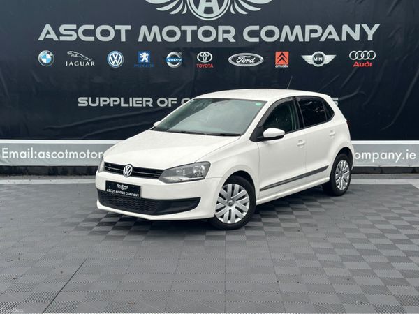 Volkswagen Polo Hatchback, Petrol, 2014, White