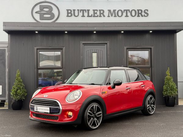 Mini Cooper Hatchback, Petrol, 2017, Red