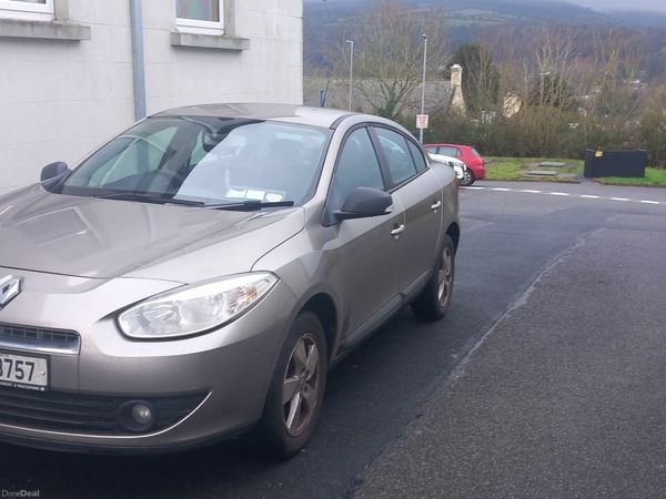 Renault Fluence Saloon, Diesel, 2012, Gold