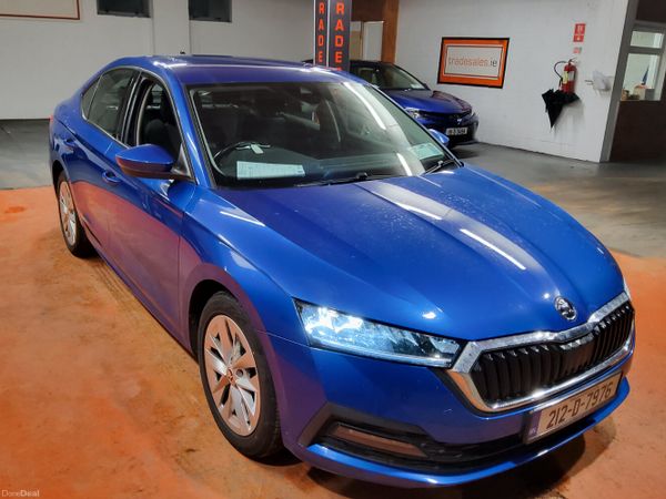 Skoda Octavia Saloon, Diesel, 2021, Blue