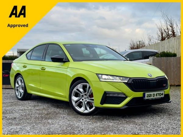 Skoda Octavia Saloon, Petrol, 2022, Green