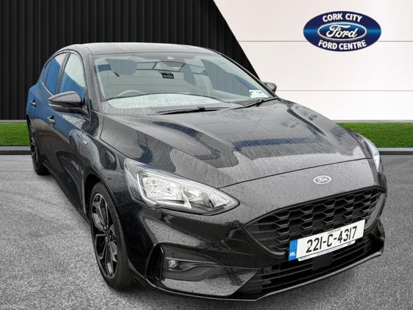 Ford Focus Hatchback, Petrol Hybrid, 2022, Black