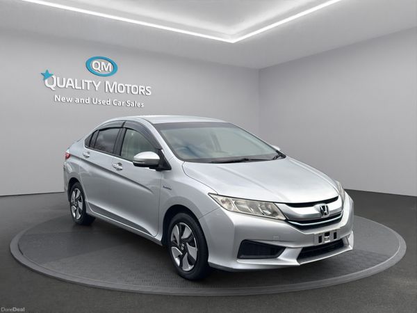 Honda Grace Saloon, Petrol, 2016, Silver