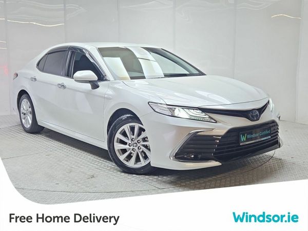 Toyota Camry Saloon, Petrol Hybrid, 2022, White