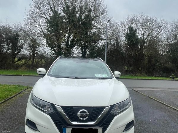 Nissan Qashqai MPV, Petrol, 2018, White