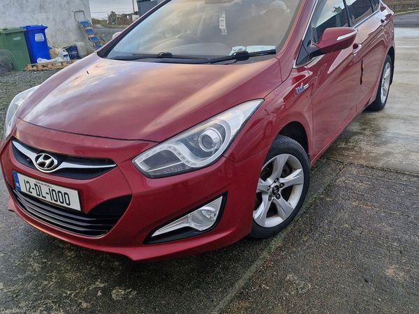 Hyundai i40 Saloon, Diesel, 2012, Red