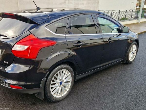 Ford Focus Hatchback, Petrol, 2012, Black