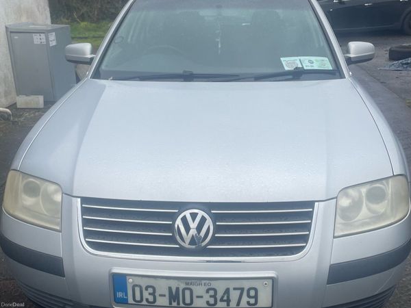 Volkswagen Passat Saloon, Petrol, 2003, Silver