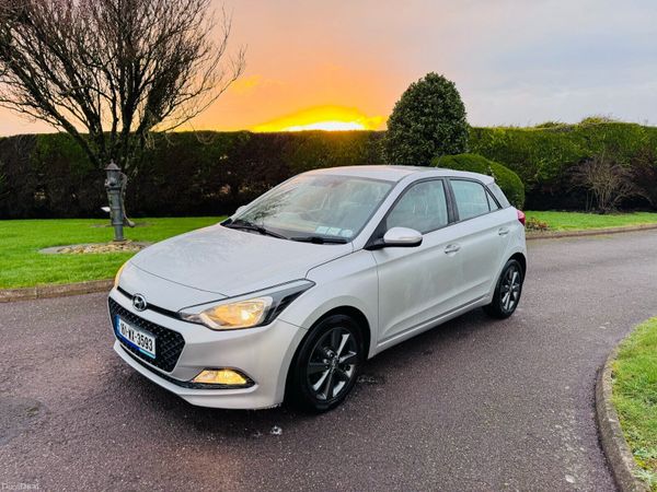 Hyundai i20 Hatchback, Diesel, 2016, Silver