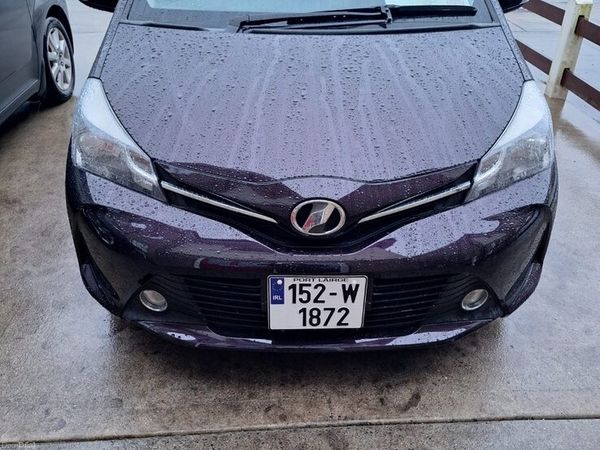 Toyota Vitz Hatchback, Petrol, 2015, Red