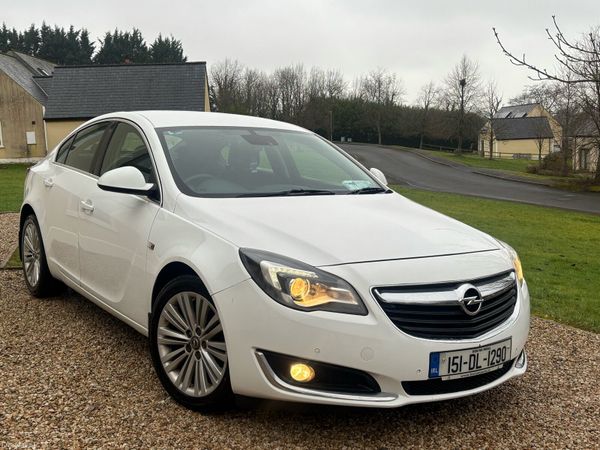 Opel Insignia Hatchback, Diesel, 2015, White