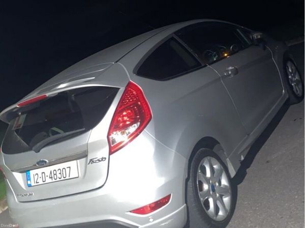Ford Fiesta Hatchback, Diesel, 2012, Silver