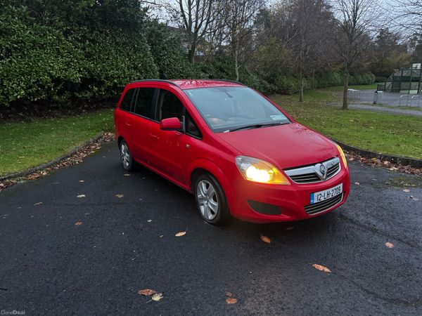 Vauxhall Zafira MPV, Diesel, 2012, Red