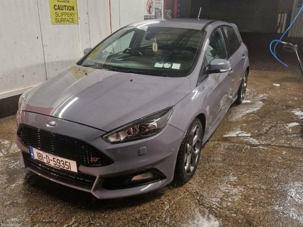 Ford Focus Hatchback, Diesel, 2018, Grey