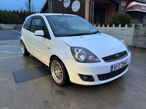 Ford Fiesta Hatchback, Petrol, 2007, White