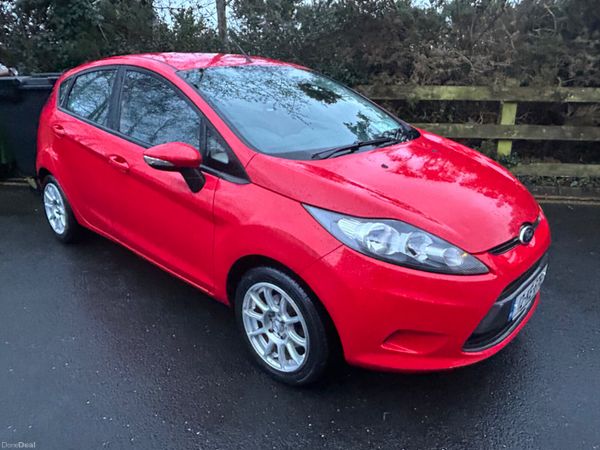 Ford Fiesta Hatchback, Petrol, 2012, Red