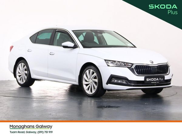 Skoda Octavia Hatchback, Diesel, 2024, White