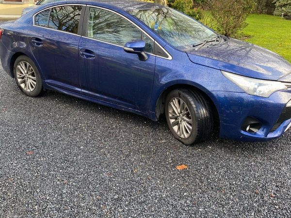 Toyota Avensis Saloon, Diesel, 2017, Blue