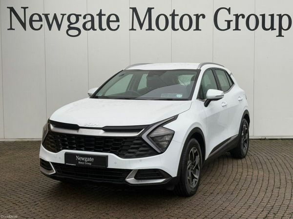 Kia Sportage MPV, Diesel Hybrid, 2023, White