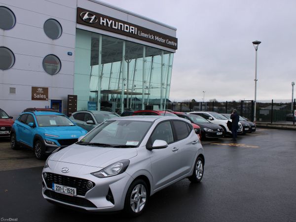 Hyundai i10 Hatchback, Petrol, 2023, Grey